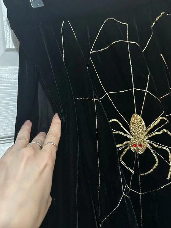 A Spider's Kiss Skirt by La Femme en Noir NWT - Picture 8 of 13